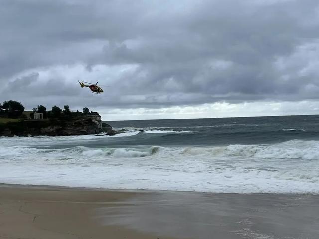 新年凌晨海滩惊魂! 25岁中国女留学生被巨浪卷走毙命! 数公里外再传失踪 新年凌晨海滩惊魂! 25岁中国女留学生被巨浪卷走毙命! 数公里外再传失踪