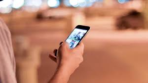 刷短视频这个动作 竟会加速大脑“报废”