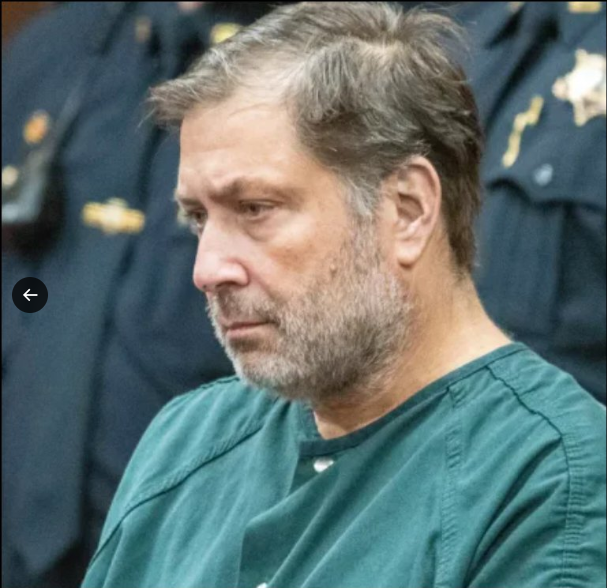 美国科技老板挪公司钱养情妇 亲弟杀光1家4口