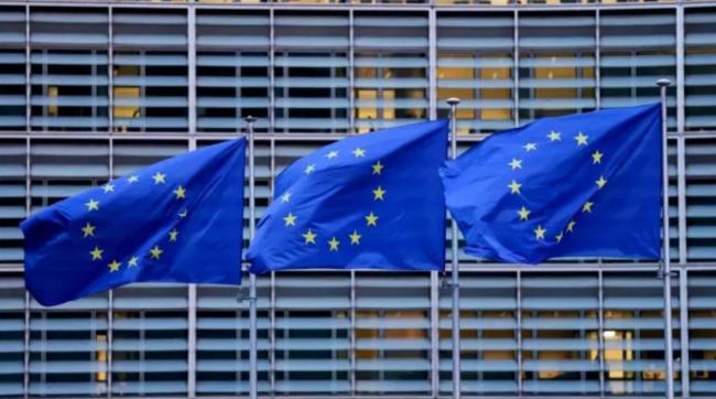 欧盟拟对美征千亿报复关税 回应川普关税威胁