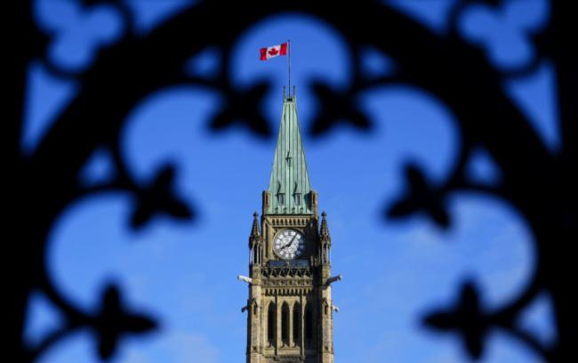 加拿大公务员裁员潮爆发: 7000人收通知随时下岗