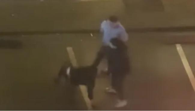 丢人! 大温华人中餐馆醉酒闹事 拎起菜刀要砍人