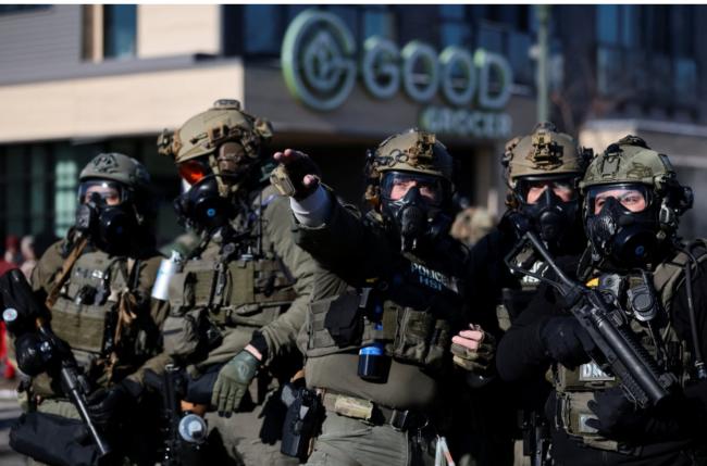 又有美国公民当街遭枪击身亡! 倒地后还被轰9枪