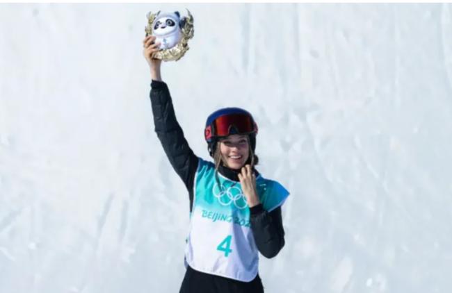 谷爱凌官宣代表中国出征冬奥! 去年收入1.6亿元 谷爱凌官宣代表中国出征冬奥! 去年收入1.6亿元