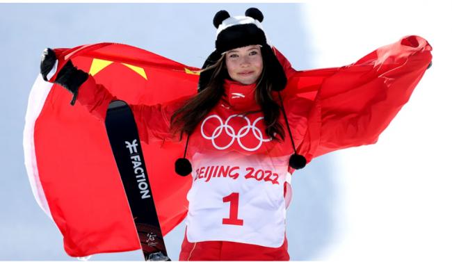谷爱凌官宣代表中国出征冬奥! 去年收入1.6亿元 谷爱凌官宣代表中国出征冬奥! 去年收入1.6亿元
