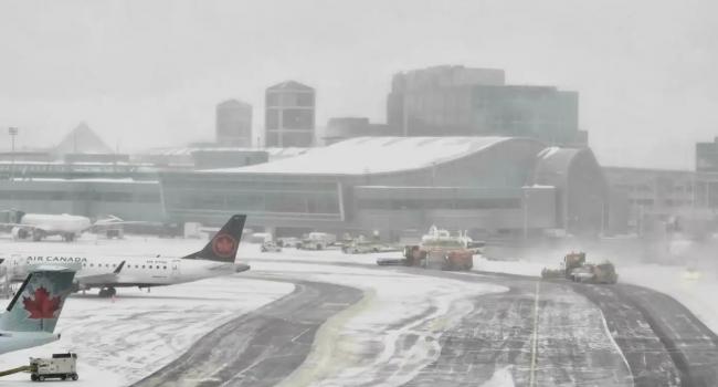 多伦多周日暴风雪影响 温哥华部分航班取消 多伦多周日暴风雪影响 温哥华部分航班取消