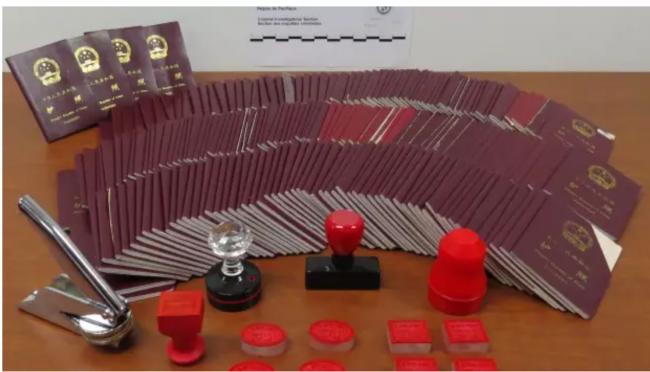 枫叶卡被撤! 强制遣返! 大批华人移民遭严处… 枫叶卡被撤! 强制遣返! 大批华人移民遭严处…