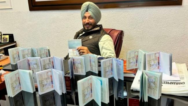 炸锅! 印度人自称"加拿大签证之王" 戴万豪表