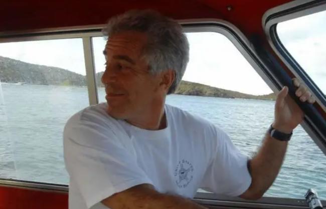 爱泼斯坦“现身”照曝光 安德鲁前任称他还活着