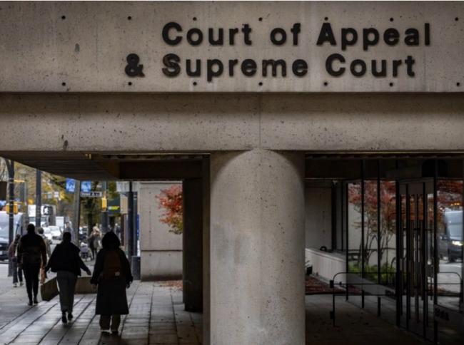 看蛇展竟被咬! 华裔男子怒告列治文市府等机构