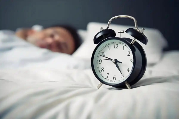 睡觉时，为什么总在凌晨3、4点醒来？