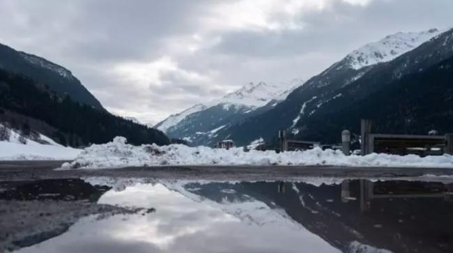 阿尔卑斯山大雪崩酿火车出轨 80名乘客死伤不明