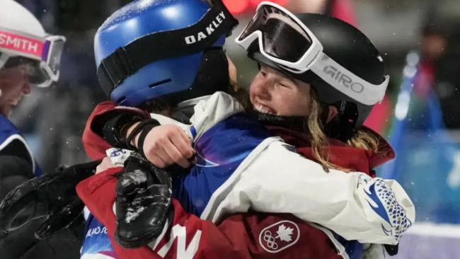 刚刚, 加拿大选手摘金创纪录! 谷爱凌逆转夺银