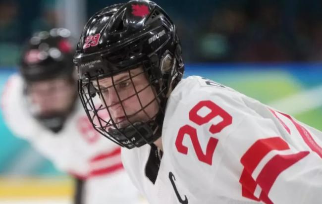 夺银了不起 冰球皇帝赞扬加拿大女子冰球队