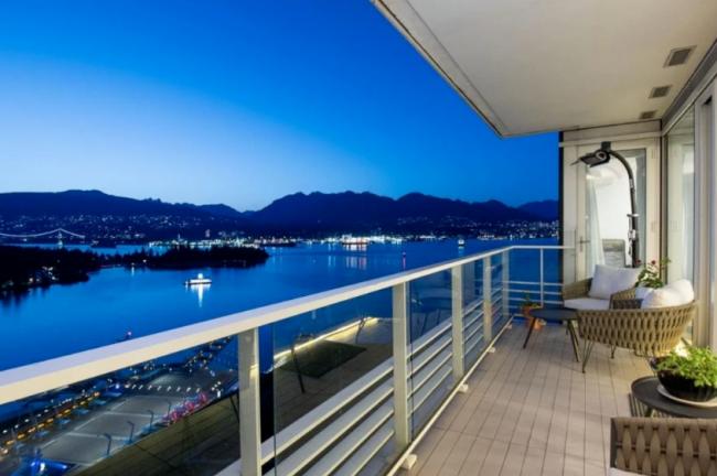 两年血亏100万!温哥华市中心豪宅价格跌回17年前