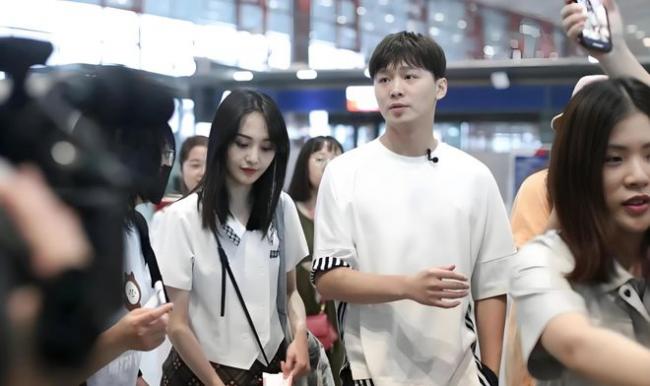 34岁郑爽近况被曝 美国生活被扒底朝天