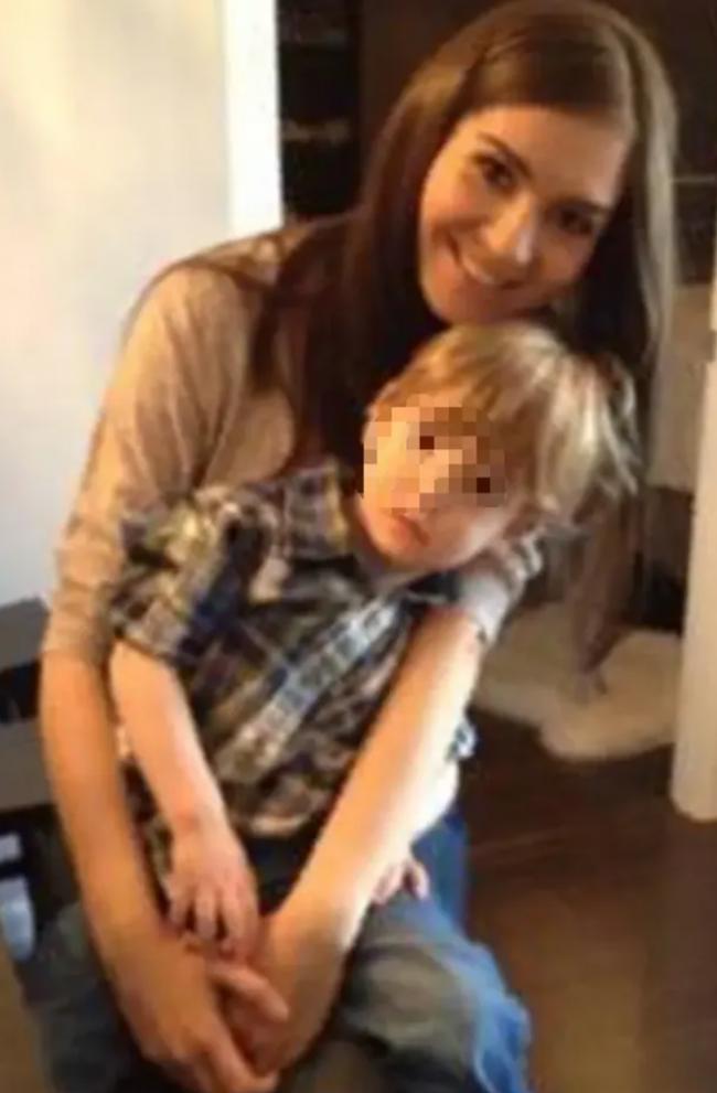 美国母亲杀害两孩子后自杀 豪宅价值上千万