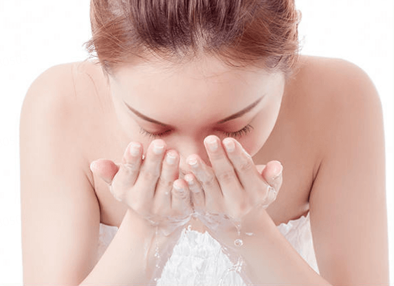 最常见的5个护肤误区 帮你避开陷阱 最常见的5个护肤误区 帮你避开陷阱