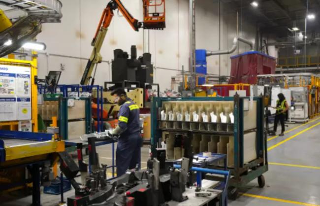 加制造业PMI升至1年高位 2月新订单回升带动增长