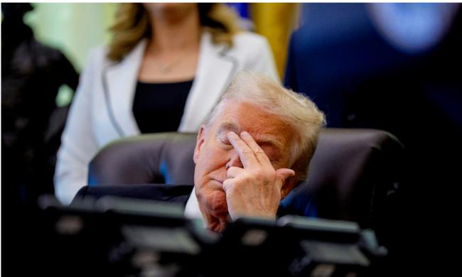 川普颈部惊现大片红斑, 伊朗开战后健康恶化?