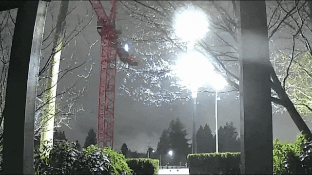 地震? 空难? 昨夜21:08大温惊现耀眼强光+惊天巨响! 地震仪集体报警, 房屋狂颤