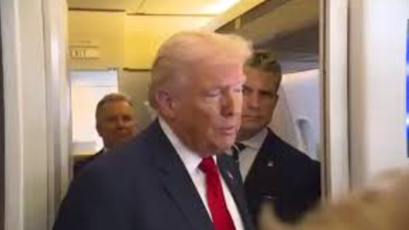 记者问伊朗小学175个孩子是谁炸死的 川普秒回