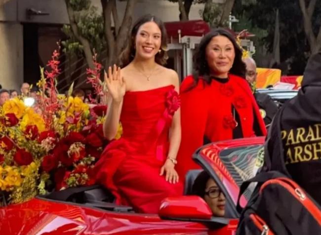 谷爱凌回美国, 担任春节花车巡游总指挥!