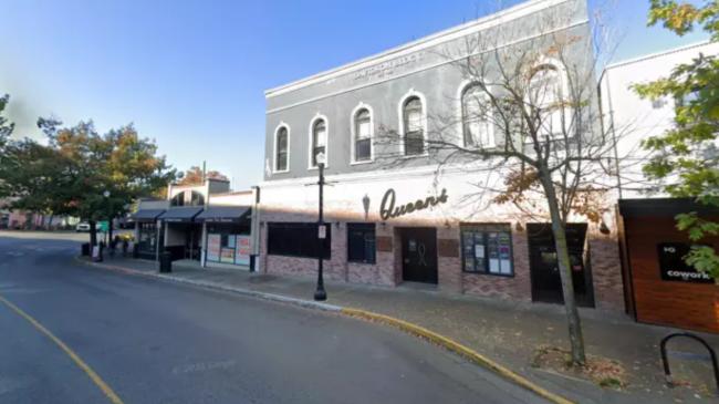 卑诗惊现多位蒙面枪手 无差别朝人群开火