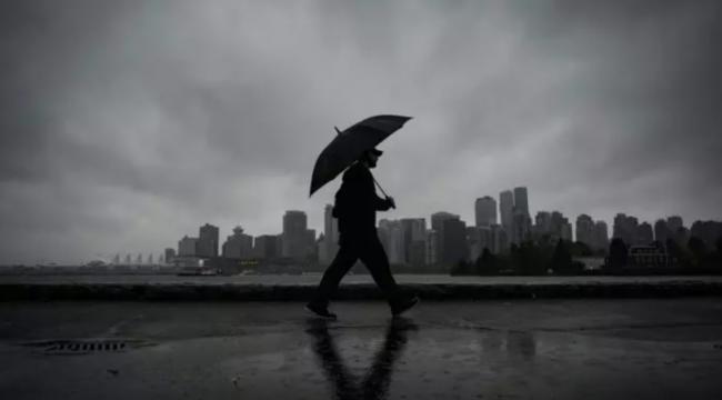 大气河流影响 卑诗多个地区大雨淹水或冬季风暴