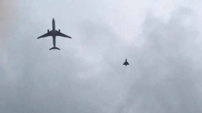 加拿大战机紧急升空护航!北美防空启动,机场停摆