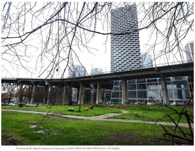 温哥华开发商“捡漏”市府地块少付00万