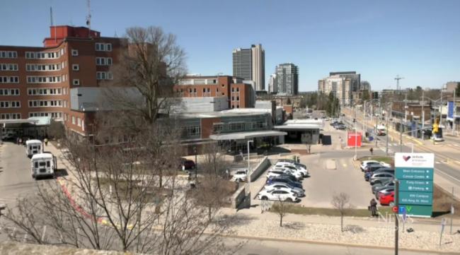 加拿大老人刚到中国住进ICU，回家要付40万刀