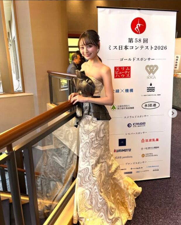 星巴克“最美店员”宣布毕业 5200万人朝圣