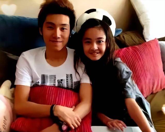 8岁爱上老师12岁官宣恋爱 如今他俩怎样了