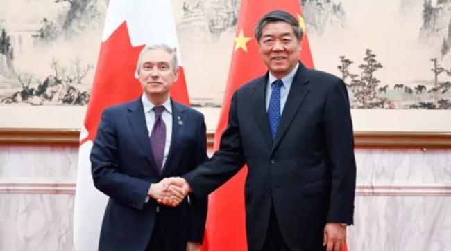 何立峰会晤商鹏飞 下半年要办财金对话