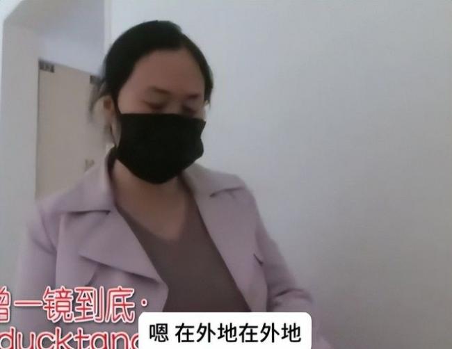 初代网红芙蓉姐姐重病缠身 带红包探望老友