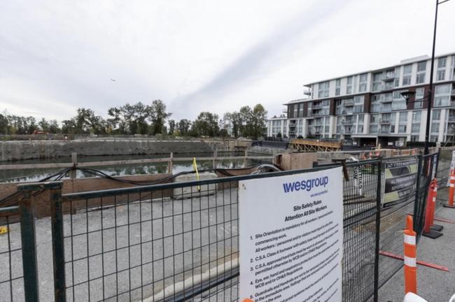 崩盘!从千人排队到瘫痪 温哥华楼花时代彻底终结 崩盘!从千人排队到瘫痪 温哥华楼花时代彻底终结