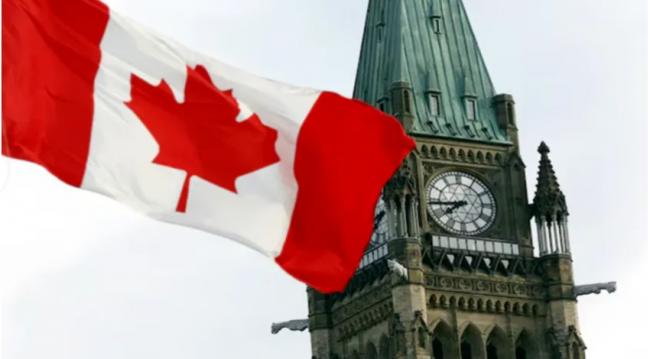 扎心! 数百万美国人抢加拿大护照 只是当"备胎"