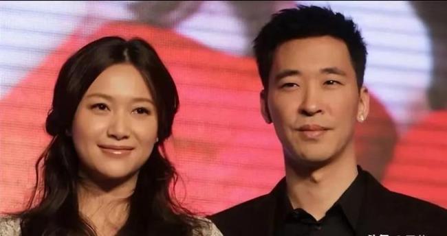 51岁徐静蕾美国超市被拍：胖到不敢认 黄立行...