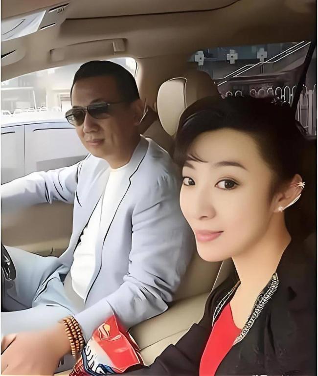 陈晓旭去世19年 丈夫还俗再婚生女