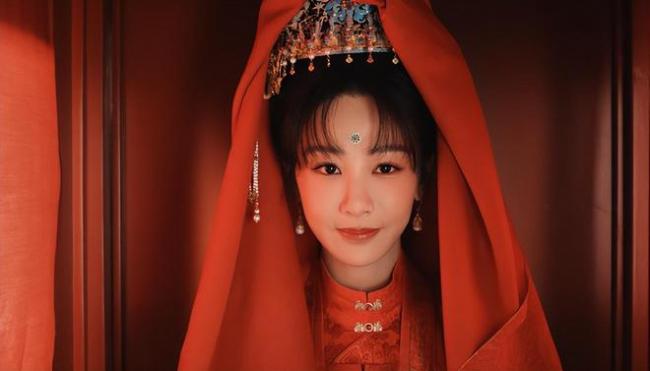 杨紫新剧脸部状态堪忧:大浓妆开十级美颜 杨紫新剧脸部状态堪忧:大浓妆开十级美颜