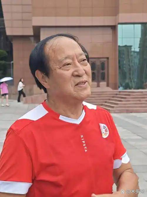 倾家荡产的牛群 竟被美国毕业的儿子稳稳接住
