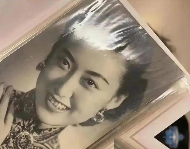蒋经国和美人张正芬合影 难怪她看不上伊能静