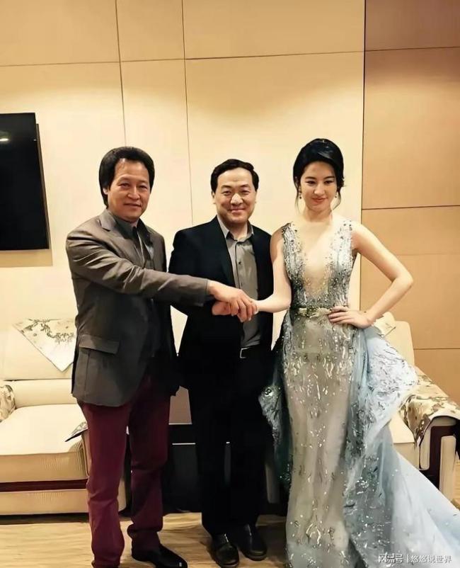 向太曝刘亦菲陈金飞真实关系:成也干爹败也干爹 向太曝刘亦菲陈金飞真实关系:成也干爹败也干爹