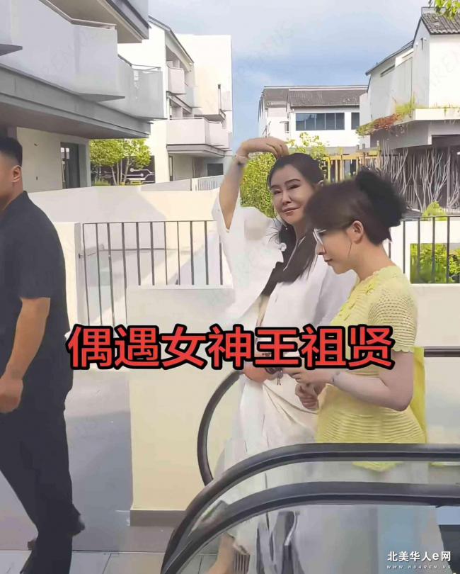 慎入：王祖贤终于摘掉了口罩和墨镜