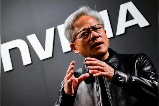 员工支持率99% 黄仁勋获评2026年最佳CEO