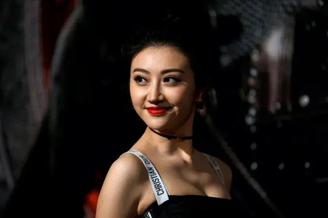 胡锡进批孙宇晨给中国男人丢脸 吁勿封杀景甜