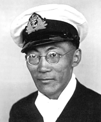 区泽光: 铭记那个因华人身份被拒入伍的加拿大人 区泽光: 铭记那个因华人身份被拒入伍的加拿大人