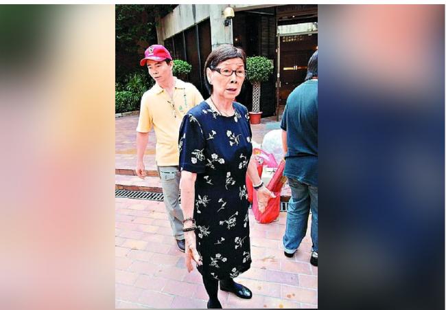 梅艳芳母亲出殡长子缺席 怒控侄儿“谋杀” 梅艳芳母亲出殡长子缺席 怒控侄儿“谋杀”