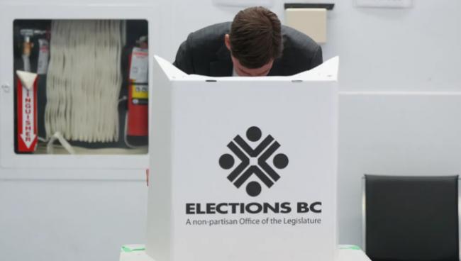 大反转! 被保守党狂甩8%! 尹大卫最新民调惨败 大反转! 被保守党狂甩8%! 尹大卫最新民调惨败